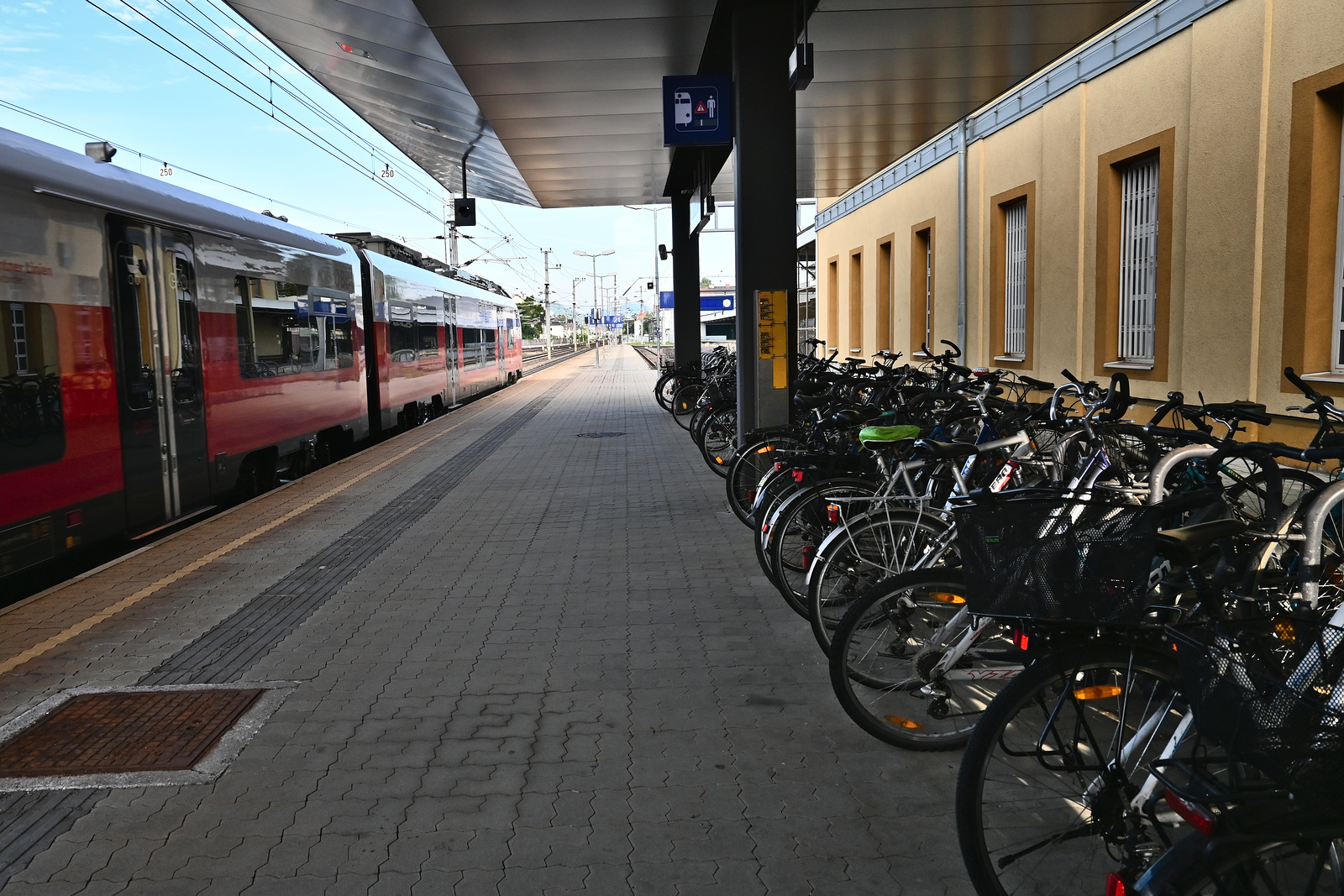 Klagenfurt Hauptbahnhof Bahnsteig 1 West